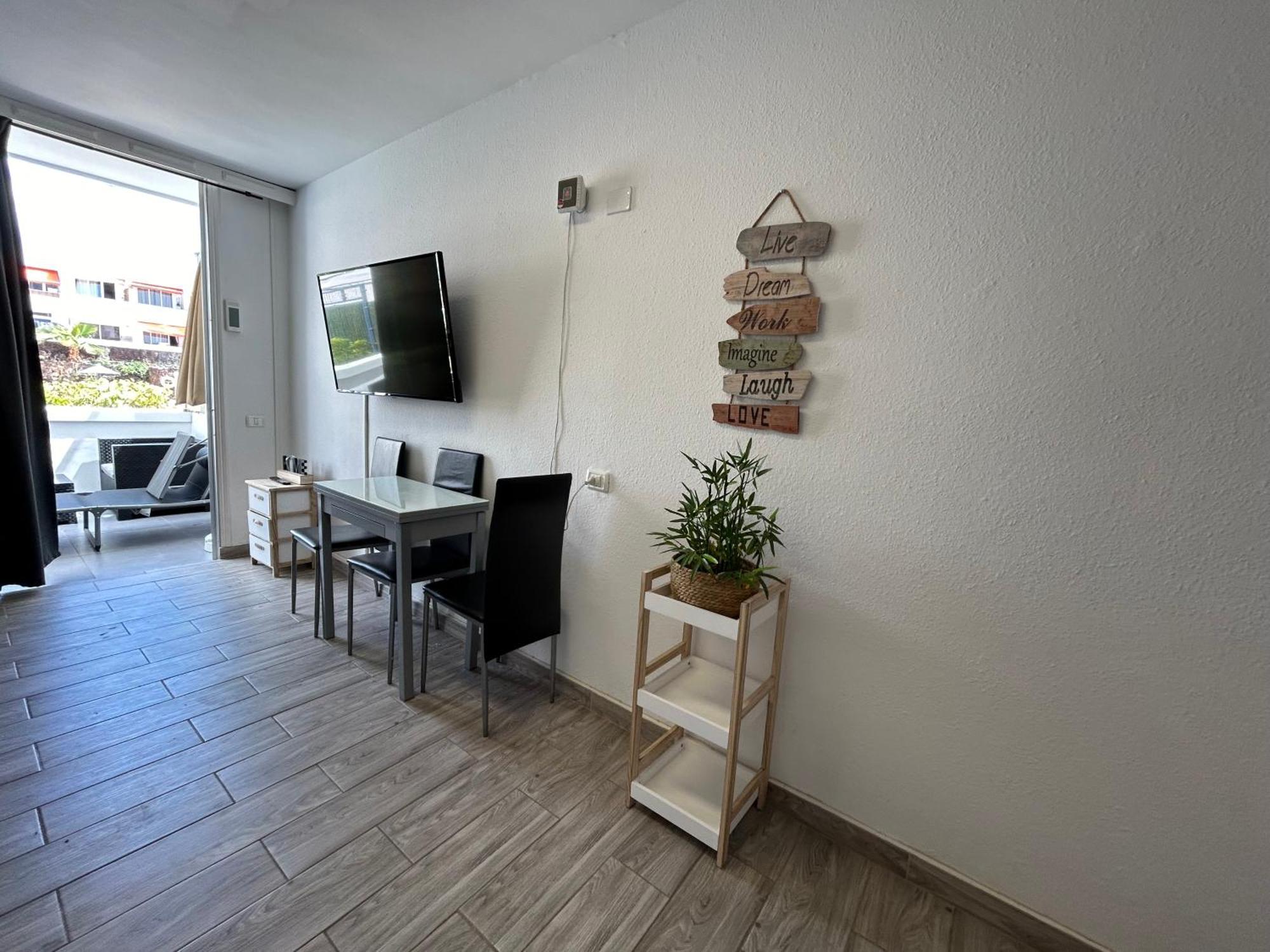 Sunny Apt With Terrace Coastal Area South Arona 阿罗纳 外观 照片
